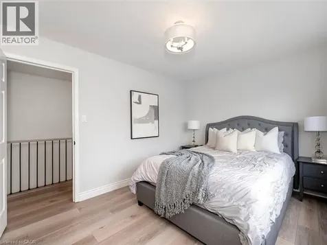 2448 Wooden Hill Circle Oakville ON L6M 4E3