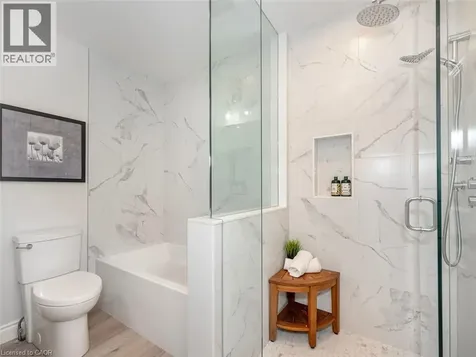 2448 Wooden Hill Circle Oakville ON L6M 4E3