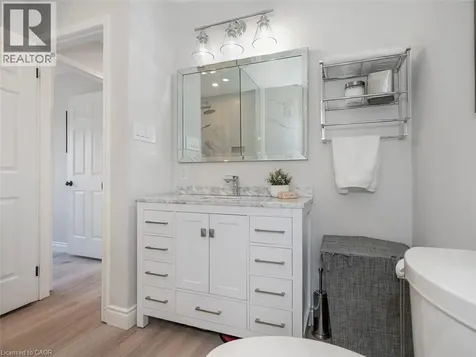 2448 Wooden Hill Circle Oakville ON L6M 4E3