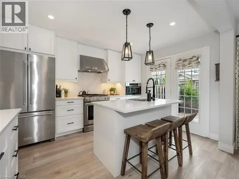 2448 Wooden Hill Circle Oakville ON L6M 4E3