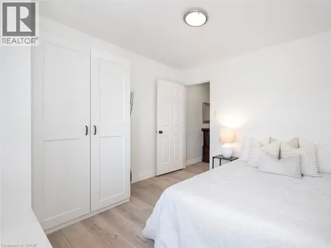 2448 Wooden Hill Circle Oakville ON L6M 4E3
