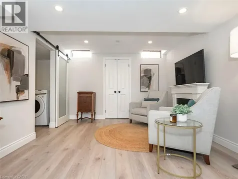 2448 Wooden Hill Circle Oakville ON L6M 4E3