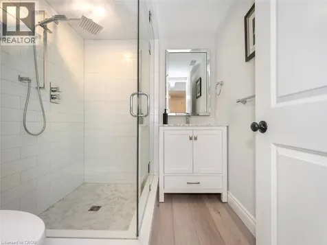 2448 Wooden Hill Circle Oakville ON L6M 4E3