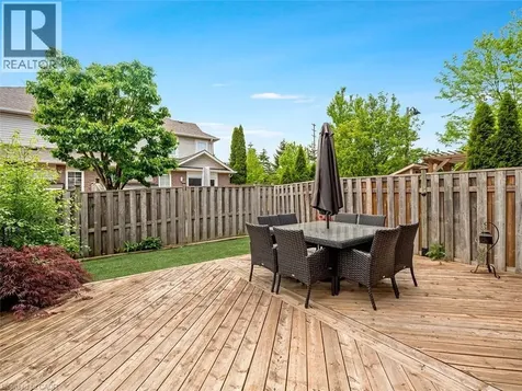 2448 Wooden Hill Circle Oakville ON L6M 4E3
