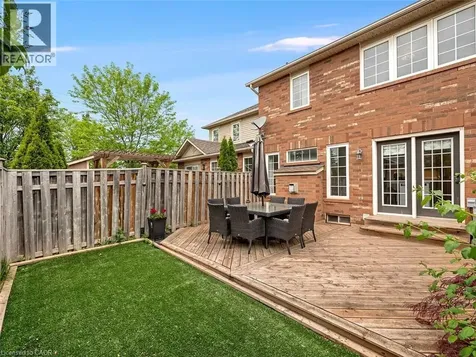 2448 Wooden Hill Circle Oakville ON L6M 4E3