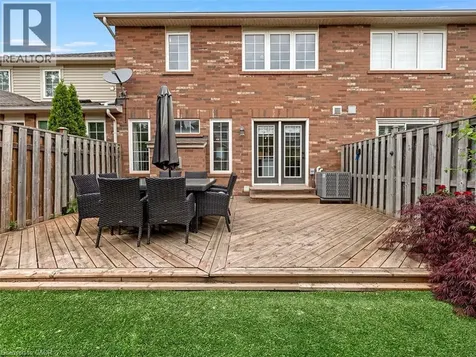 2448 Wooden Hill Circle Oakville ON L6M 4E3