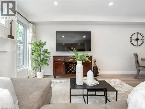 2448 Wooden Hill Circle Oakville ON L6M 4E3