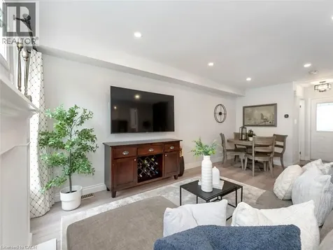 2448 Wooden Hill Circle Oakville ON L6M 4E3