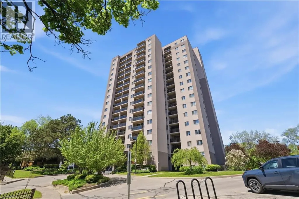 975 Warwick Court Burlington ON L7T 3Z7