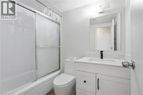 975 Warwick Court Burlington ON L7T 3Z7