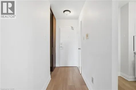 975 Warwick Court Burlington ON L7T 3Z7