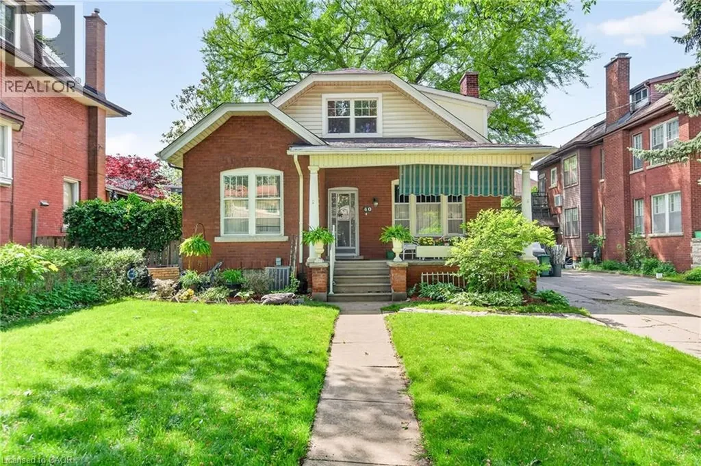 40 Fairleigh Crescent Hamilton ON L8M 2K9