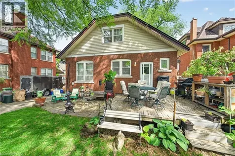 40 Fairleigh Crescent Hamilton ON L8M 2K9