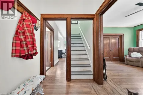 40 Fairleigh Crescent Hamilton ON L8M 2K9
