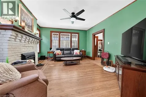 40 Fairleigh Crescent Hamilton ON L8M 2K9