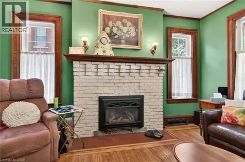 40 Fairleigh Crescent Hamilton ON L8M 2K9