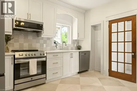 106 Grosvenor Avenue North Hamilton ON L8L 7S6