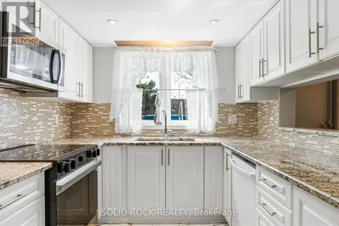 30 Rowe Drive Ottawa ON K2L 3Y3