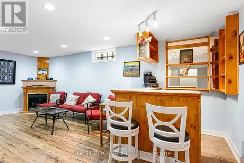 30 Rowe Drive Ottawa ON K2L 3Y3