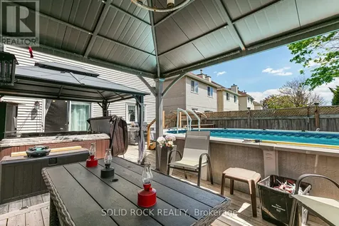 30 Rowe Drive Ottawa ON K2L 3Y3
