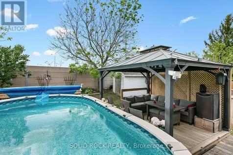 30 Rowe Drive Ottawa ON K2L 3Y3