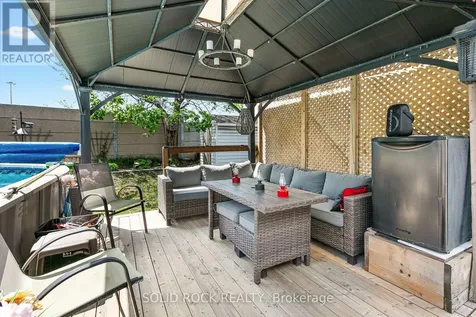 30 Rowe Drive Ottawa ON K2L 3Y3