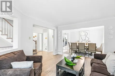30 Rowe Drive Ottawa ON K2L 3Y3