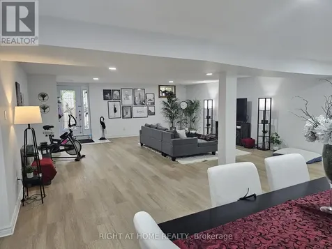 33 Country Heights Drive Richmond Hill ON L4E 3M8