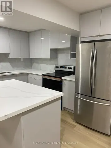 33 Country Heights Drive Richmond Hill ON L4E 3M8