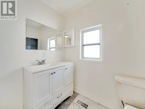 33 Albert Street South Orillia ON L3V 5K6