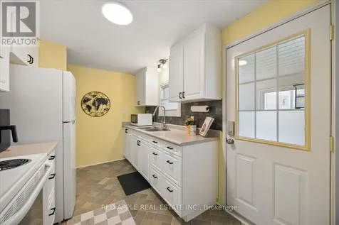 30 Flora Court Innisfil ON L9S 1R4