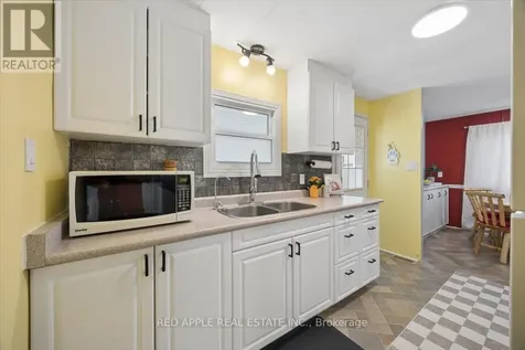 30 Flora Court Innisfil ON L9S 1R4