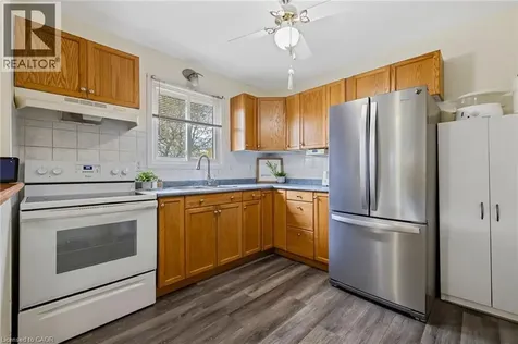 9 Cleveland Place Stoney Creek ON L8J 1M9