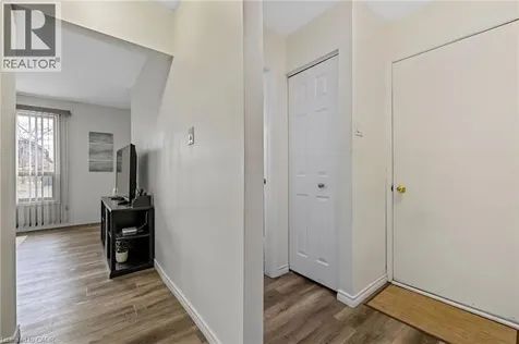 9 Cleveland Place Stoney Creek ON L8J 1M9