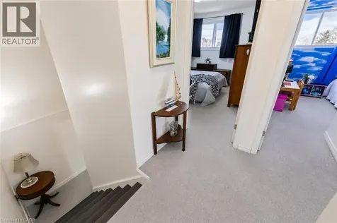 9 Cleveland Place Stoney Creek ON L8J 1M9