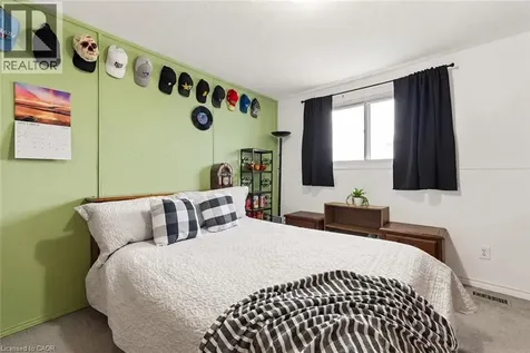 9 Cleveland Place Stoney Creek ON L8J 1M9
