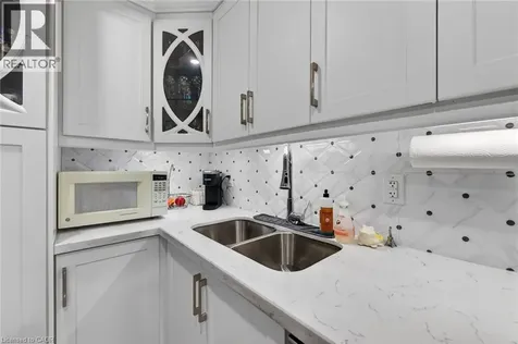 219 Hess Street South Hamilton ON L8P 3P3
