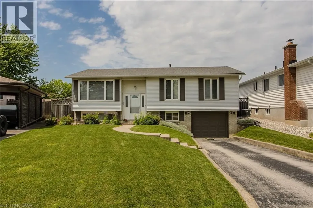 3125 Michael Crescent Burlington ON L7M 1V3