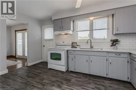3125 Michael Crescent Burlington ON L7M 1V3