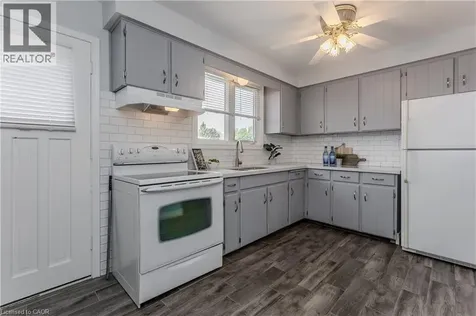 3125 Michael Crescent Burlington ON L7M 1V3