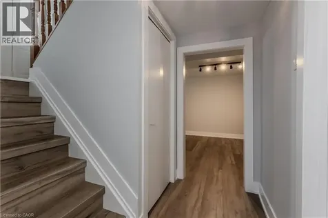 3125 Michael Crescent Burlington ON L7M 1V3