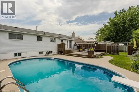 3125 Michael Crescent Burlington ON L7M 1V3