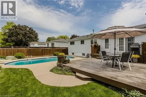 3125 Michael Crescent Burlington ON L7M 1V3