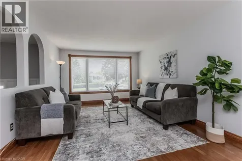 3125 Michael Crescent Burlington ON L7M 1V3