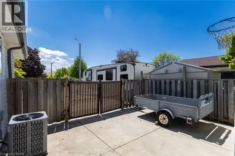 181 Bellingham Drive Hamilton ON L8V 4M7