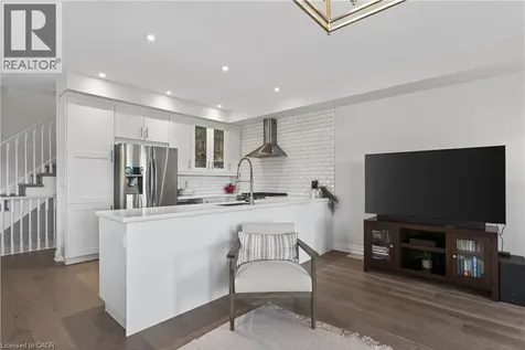 160 Truedell Circle Waterdown ON L8B 0T1