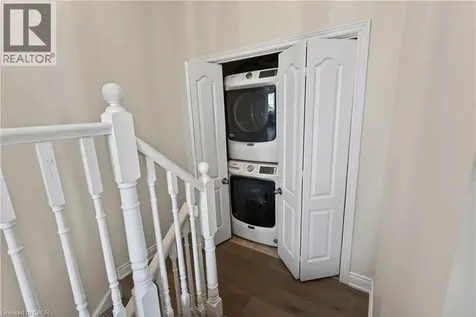 160 Truedell Circle Waterdown ON L8B 0T1