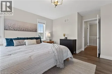 160 Truedell Circle Waterdown ON L8B 0T1