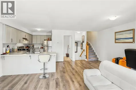 19 Roxanne Drive Hamilton ON L8H 0B6