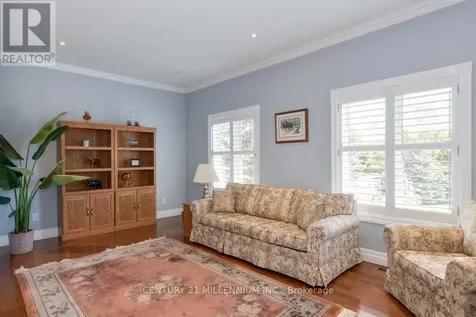 8 Castlewood Court Caledon ON L7K 0C1